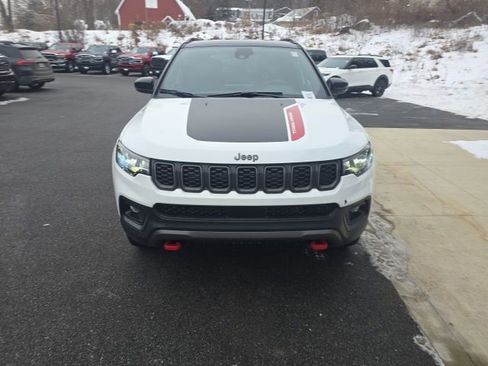 Certified 2025 Jeep Compass Trailhawk w/ Trailhawk Convenience Group image 2