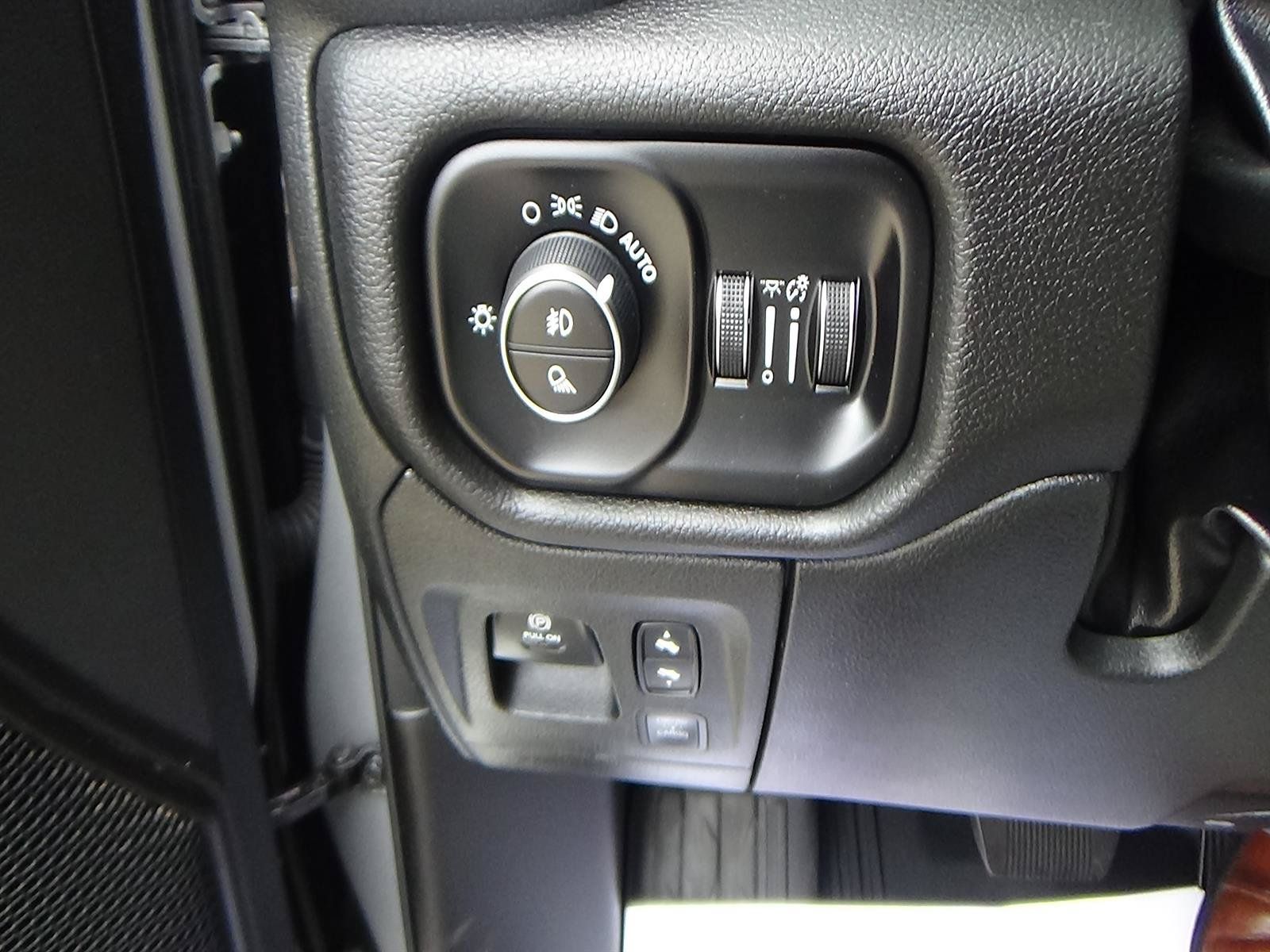 Used 2025 RAM 1500 Big Horn AWD/4WD image 27