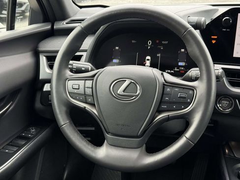 Used 2025 Lexus UX 300h AWD image 9