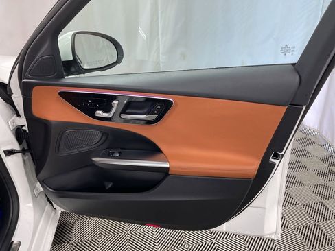 Used 2025 Mercedes-Benz C 300 4MATIC Sedan image 31