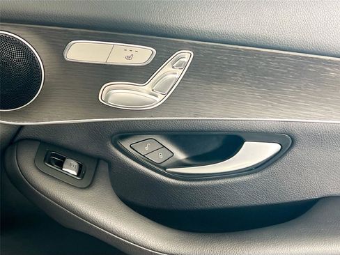 Used 2020 Mercedes-Benz GLC 300 4MATIC image 30
