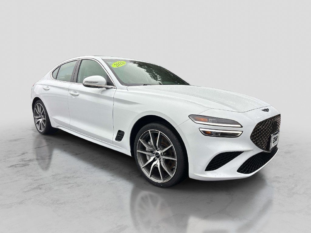 Used 2025 Genesis G70 2.5T AWD/4WD image 7