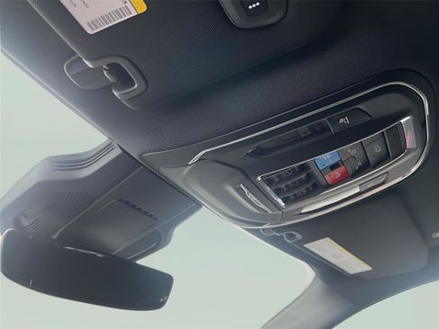 Used 2025 Jeep Wagoneer S Limited image 16