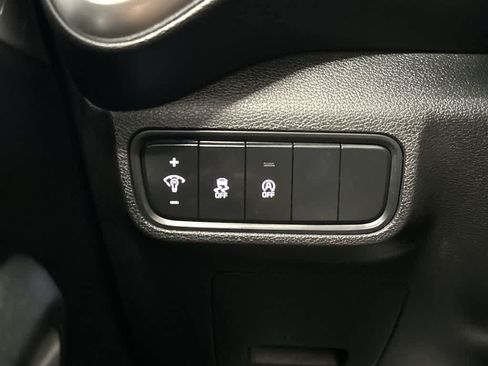 Used 2023 Kia Soul LX w/ Option Group 015 FWD image 16