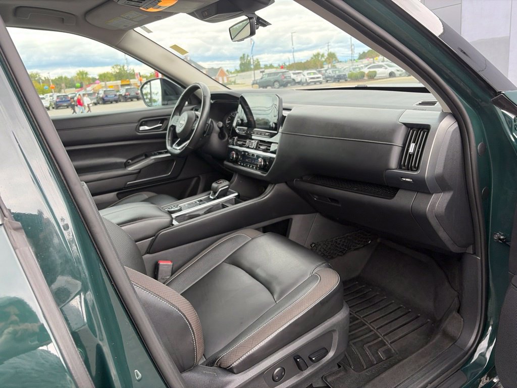 Certified 2023 Nissan Pathfinder SL w/ SL Premium Package AWD/4WD image 33