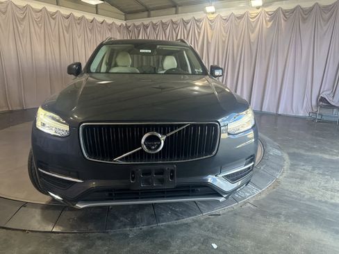 Used 2016 Volvo XC90 T6 Momentum image 2