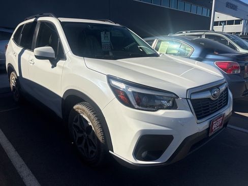 Used 2021 Subaru Forester Premium image 2