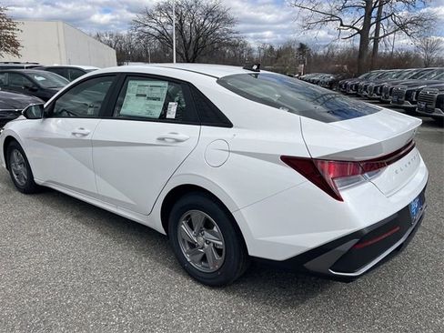 New 2026 Hyundai Elantra SE image 11