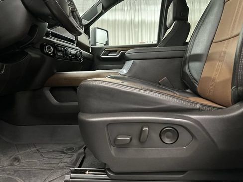 Used 2024 Chevrolet Silverado 2500 High Country w/ High Country Premium Package AWD/4WD image 17