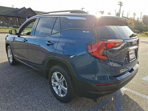 Used 2019 GMC Terrain SLE w/ Driver Convenience Package image 4