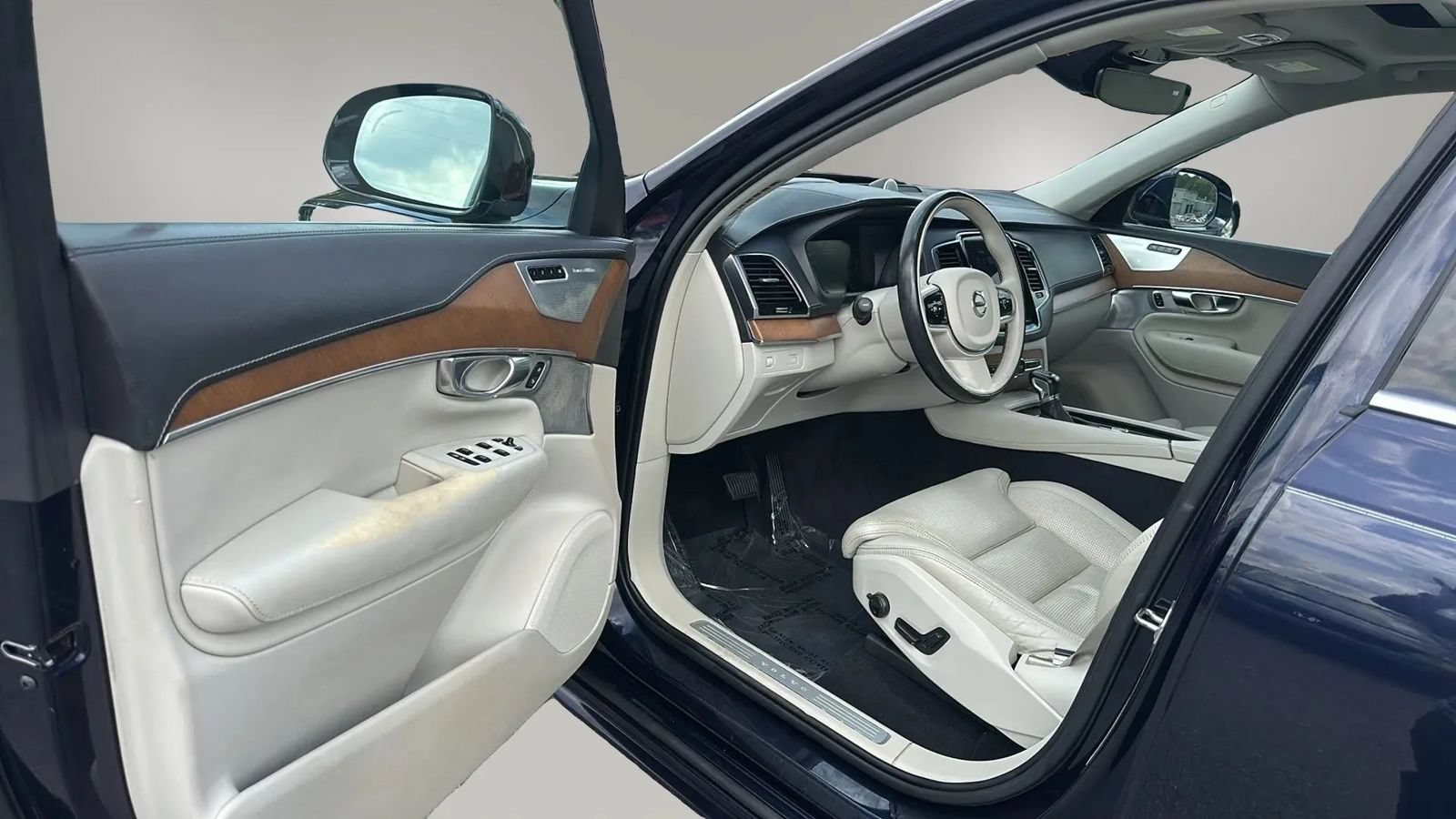 Used 2017 Volvo XC90 T6 Inscription w/ Vision Package AWD/4WD image 35