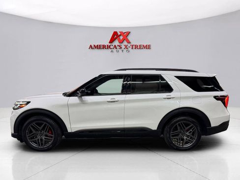 Used 2025 Ford Explorer ST AWD/4WD image 4
