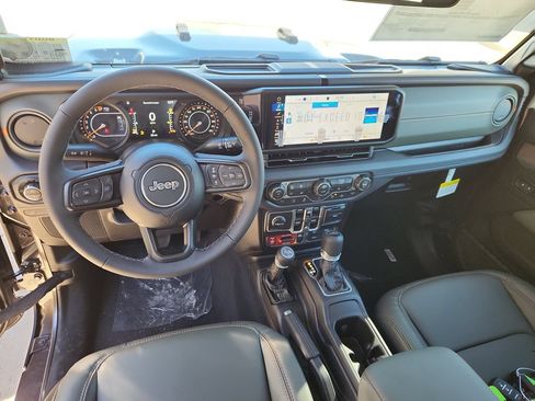 New 2026 Jeep Gladiator Mojave AWD/4WD image 9