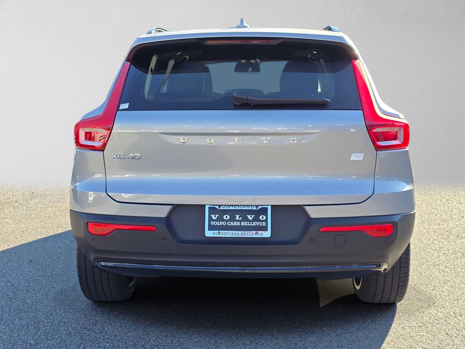 Used 2023 Volvo XC40 Recharge Ultimate AWD/4WD image 5