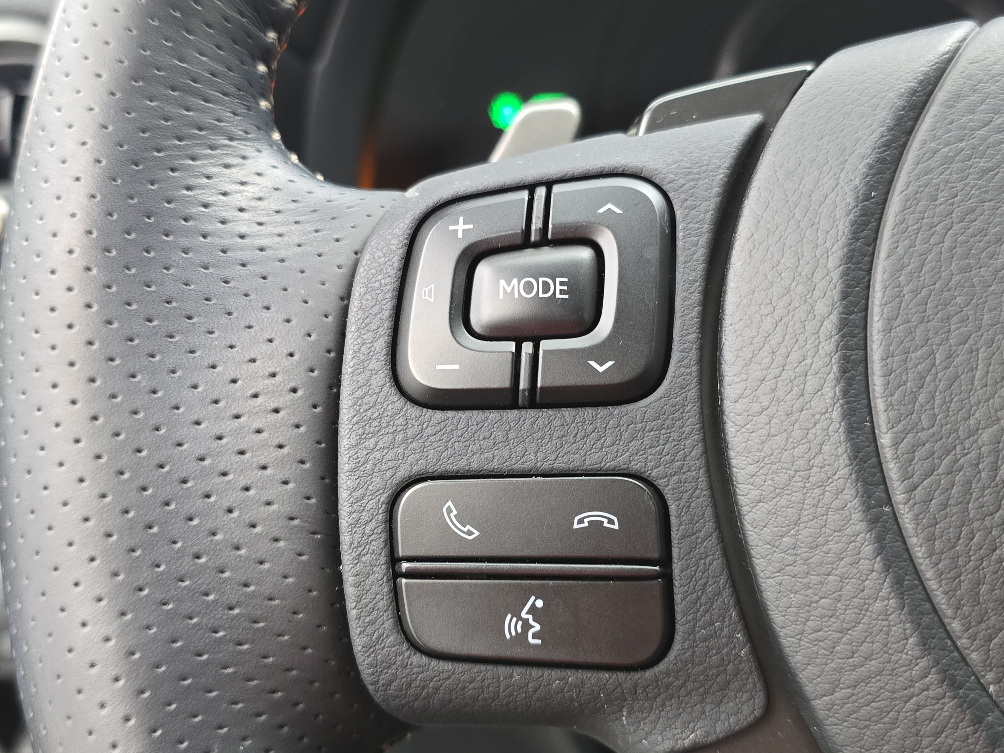 Used 2025 Lexus IS 350 F Sport RWD image 18