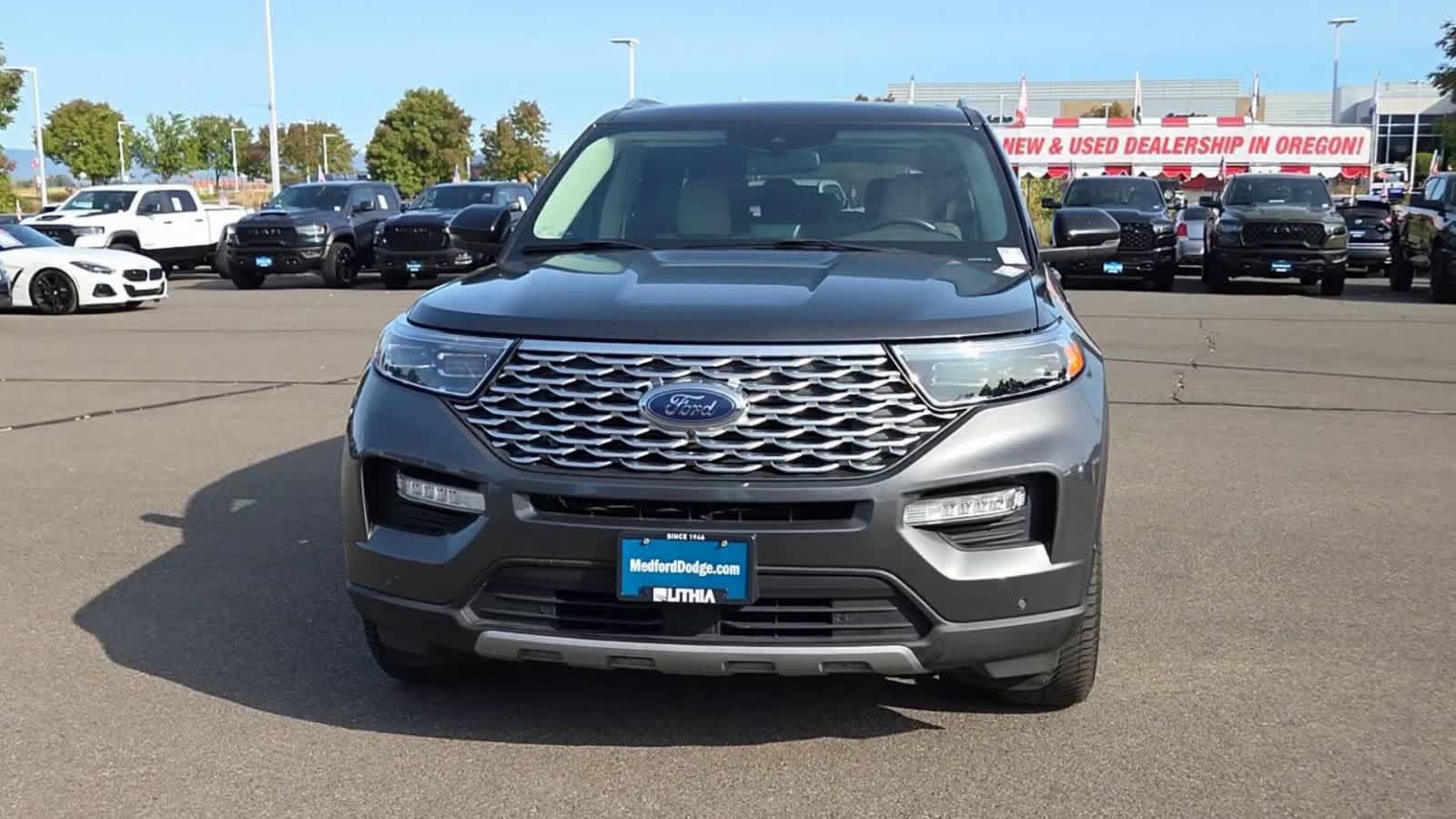 Used 2020 Ford Explorer Platinum w/ Premium Technology Package AWD/4WD image 3