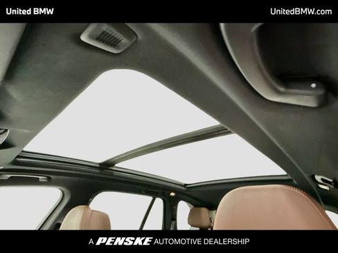 Used 2025 BMW X5 xDrive50e AWD/4WD image 12