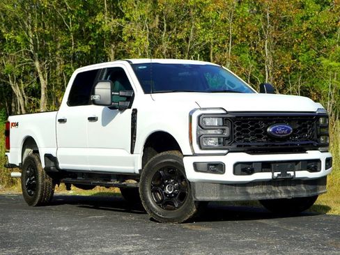 Used 2024 Ford F250 XL w/ STX Appearance Package image 2