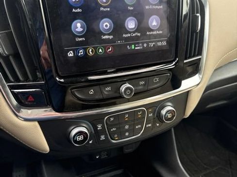 Used 2022 Chevrolet Traverse LT w/ LT Premium Package AWD/4WD image 9