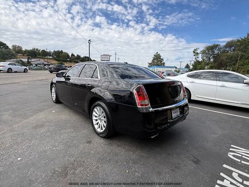 Used 2014 Chrysler 300 RWD image 5