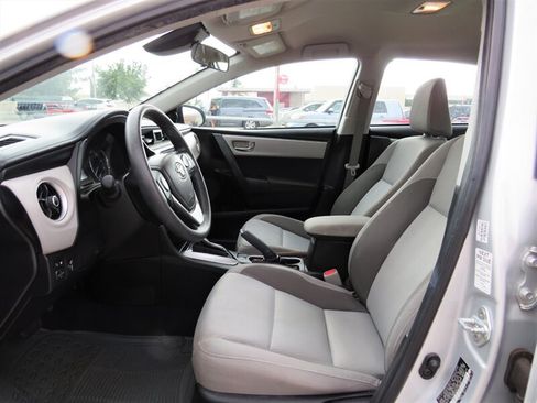 Used 2017 Toyota Corolla LE FWD image 9