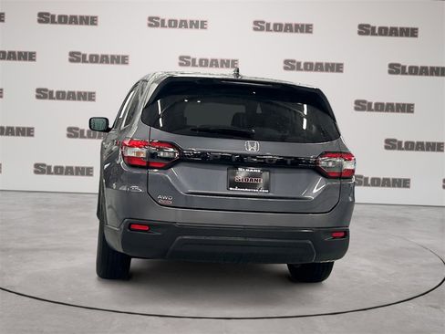 Used 2023 Honda Pilot LX image 4