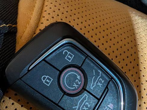 Used 2022 Chevrolet Corvette Stingray Premium Cpe w/ Z51 Performance Package image 19