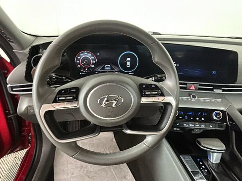 Used 2023 Hyundai Elantra SEL w/ Convenience Package FWD image 17