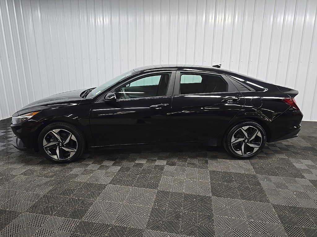 Used 2023 Hyundai Elantra SEL w/ Convenience Package FWD image 5