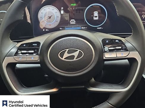 Certified 2025 Hyundai Elantra SEL FWD image 17