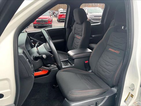 Used 2024 Nissan Frontier PRO-4X w/ Pro Convenience Package image 10