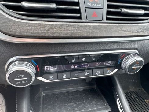 Used 2023 Nissan Altima 2.5 SL FWD image 17