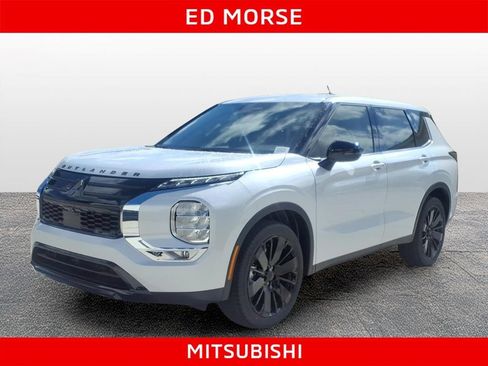 Used 2026 Mitsubishi Outlander LE FWD image 1