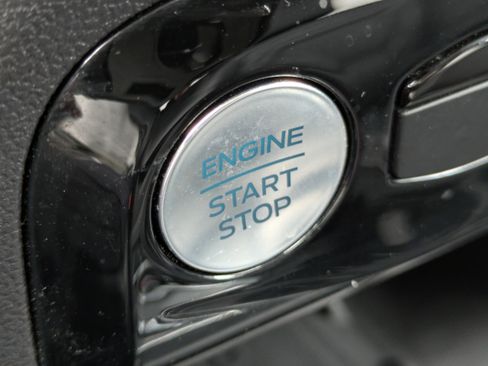 Used 2024 Ford Escape Platinum w/ Premium Technology Package FWD image 32