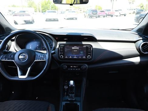 Used 2021 Nissan Kicks SR FWD image 28