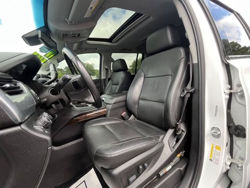 Used 2019 Chevrolet Suburban LT AWD/4WD image 5