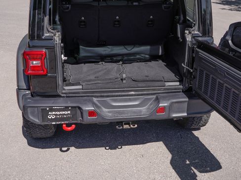 Used 2025 Jeep Wrangler Unlimited Rubicon AWD/4WD image 9