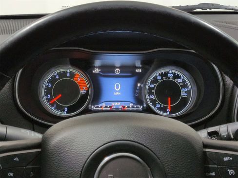 Used 2019 Jeep Cherokee Limited image 33