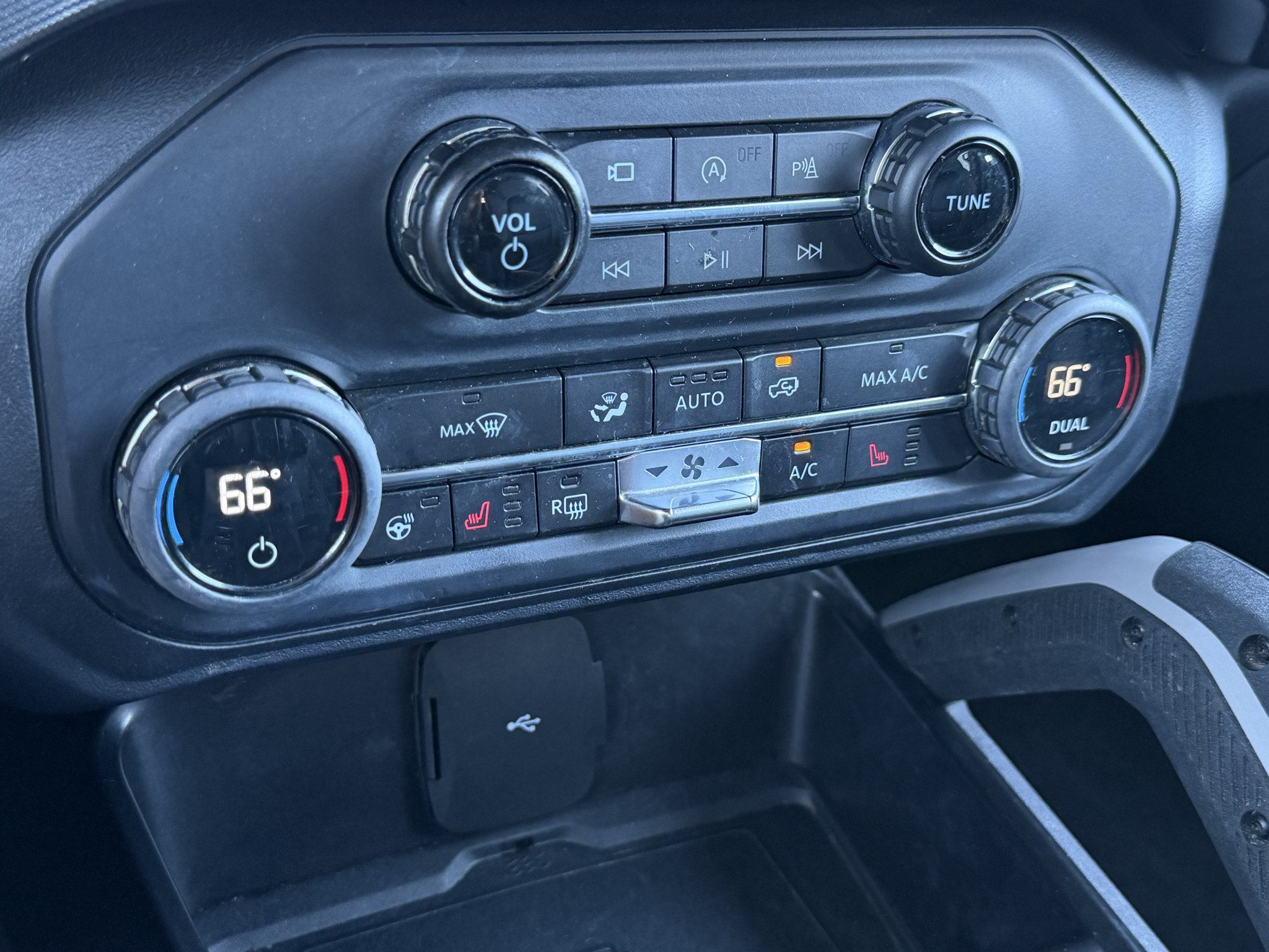 Used 2021 Ford Bronco Outer Banks AWD/4WD image 14