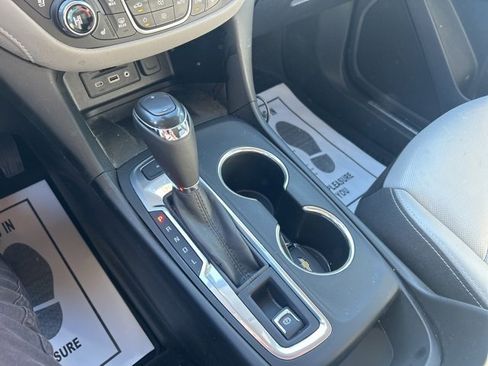 Used 2019 Chevrolet Equinox Premier image 18