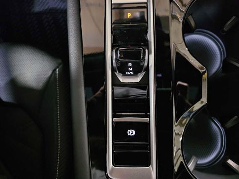 New 2026 Volkswagen Atlas Cross Sport SE image 32