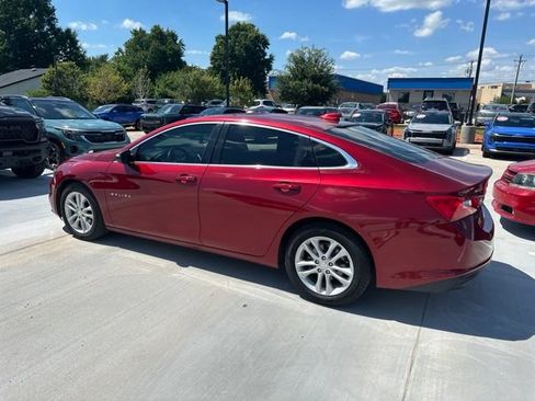 Used 2017 Chevrolet Malibu LT FWD image 13
