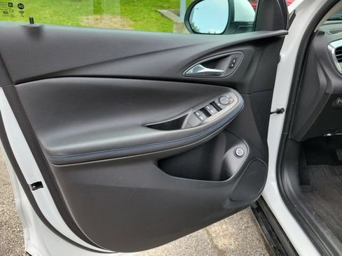 Used 2025 Buick Encore GX Sport Touring w/ Advanced Technology Package FWD image 16