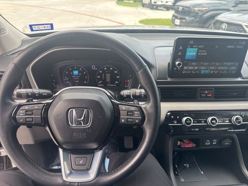 Used 2024 Honda Pilot Elite image 12