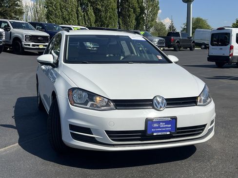 Used 2017 Volkswagen Golf S FWD image 4