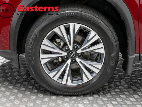 Used 2023 Nissan Rogue SV AWD/4WD image 32
