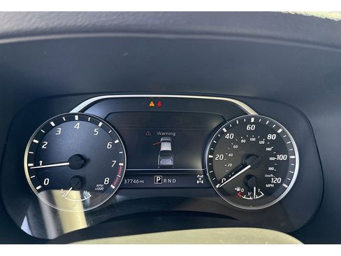 Used 2023 Nissan Frontier SV image 15