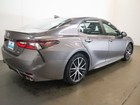 Used 2023 Toyota Camry SE w/ Cold Weather Package FWD image 4