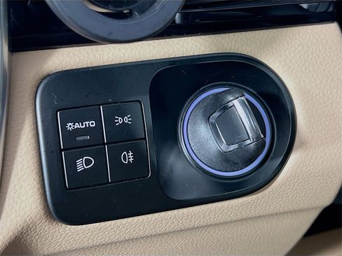 Certified 2023 Porsche Cayenne Coupe image 11