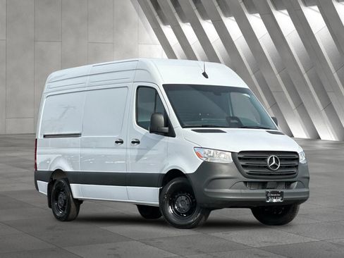 Used 2026 Mercedes-Benz Sprinter 2500 image 2